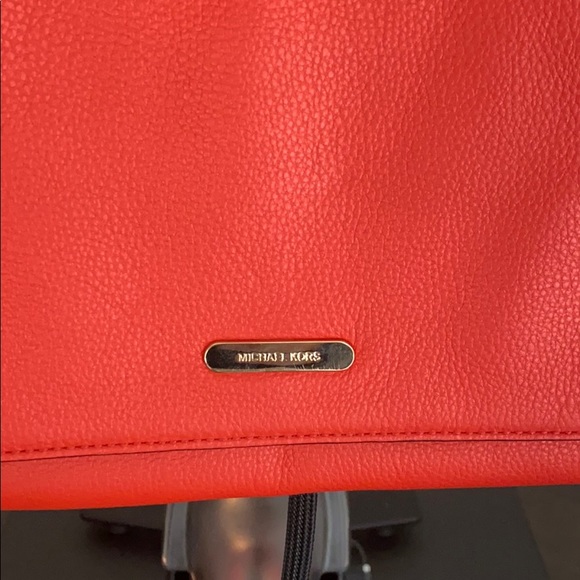 Michael Kors orange clutch - Picture 6 of 6